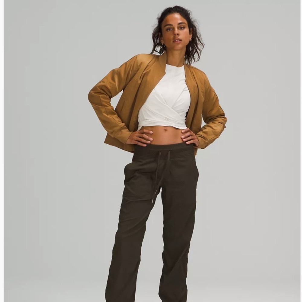 BNWT*💛LULULEMON SOLD OUT BOMBER JACKET
